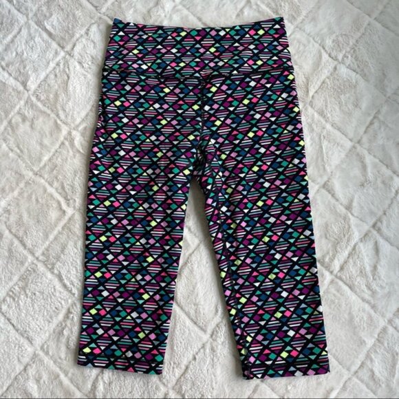 Victoria's Secret VSX Sport | Knockout Crop in Aztec Logo Print | Size Small - Picture 2 of 11